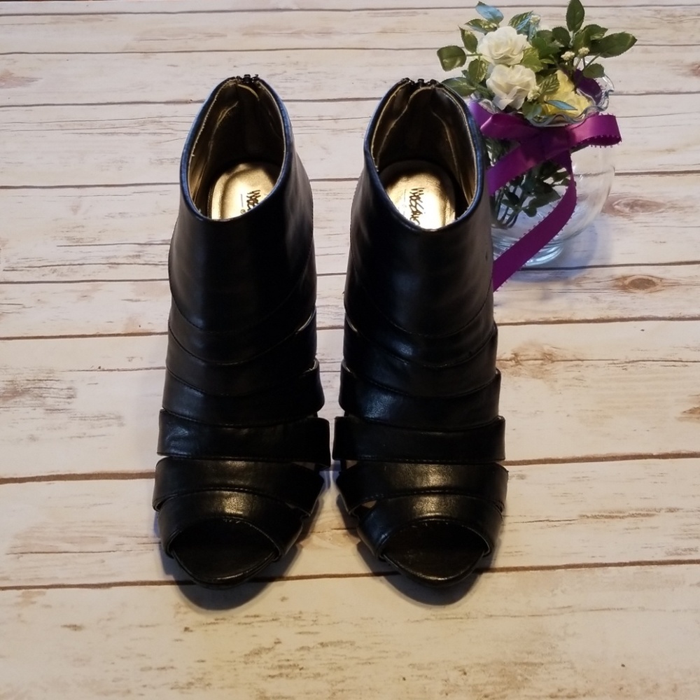 Mossimo Black Stilettos - Picture 1 of 6